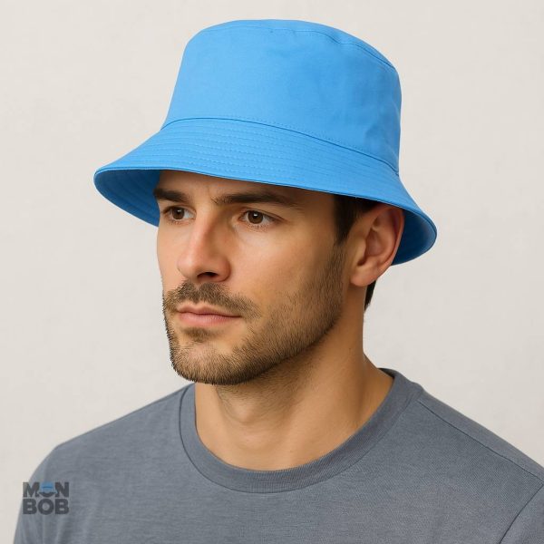 Chapeau bleu clair idéal pour les journées ensoleillées