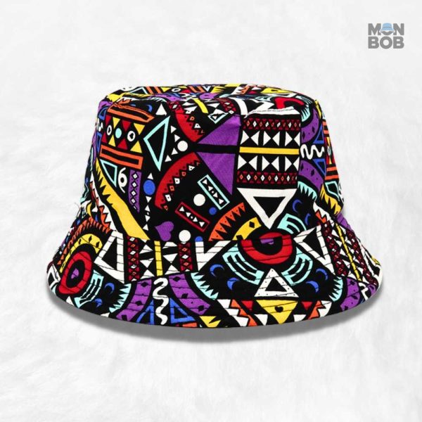 Accessoire de mode : bob coloré pour journées ensoleillées