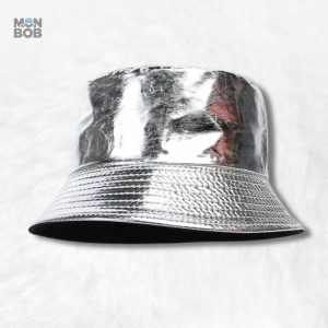 Bob de Pluie Argenté, accessoire de mode pratique