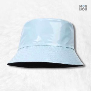 Bob de Pluie Bleu Ciel, accessoire idéal pour les jours pluvieux