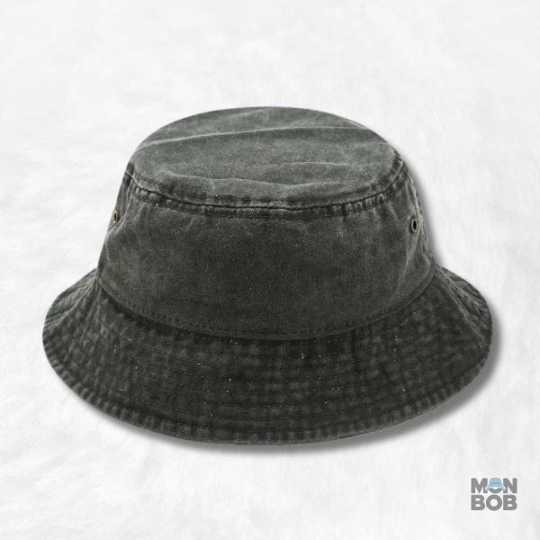 Bob en Jean Vert, accessoire tendance pour un look décontracté