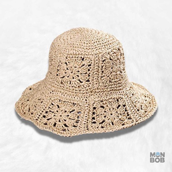 Bob en paille élégant pour l'été