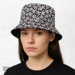 Accessoire mode : bob réversible avec motif floral unique