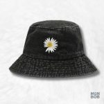 Accessoire de mode : bob fleuri pour ambiance festive