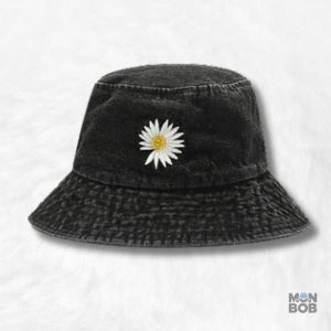 Accessoire de mode : bob fleuri pour ambiance festive