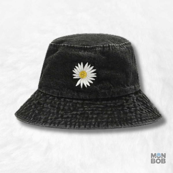 Accessoire de mode : bob fleuri pour ambiance festive