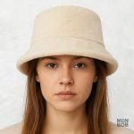 Chapeau en fourrure couleur beige, style chic et confortable