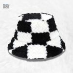 Bob en fourrure à carreaux tendance et douillet