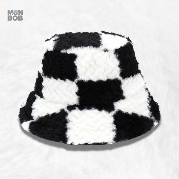 Bob en fourrure à carreaux tendance et douillet