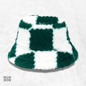 Bob fourrure à carreaux, style chic et confortable