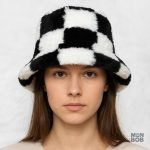Chapeau en fourrure à motifs carreaux, idéal pour l'hiver