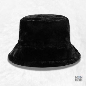 Bob fourrure noir élégant pour un look tendance