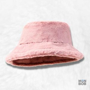 Bob en fourrure rose pour un look tendance et original