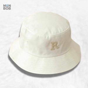 Bob Golf Blanc en tissu léger pour un look décontracté