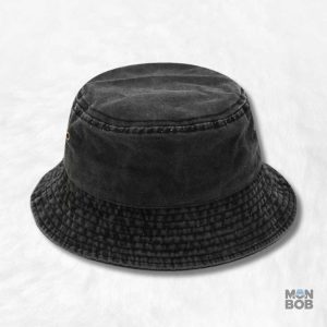 Bob en Jean Noir, accessoire tendance et décontracté