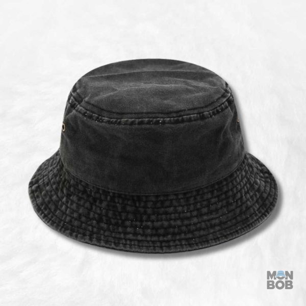 Bob en Jean Noir, accessoire tendance et décontracté
