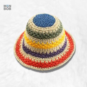 Bob coloré en maille, accessoire estival incontournable