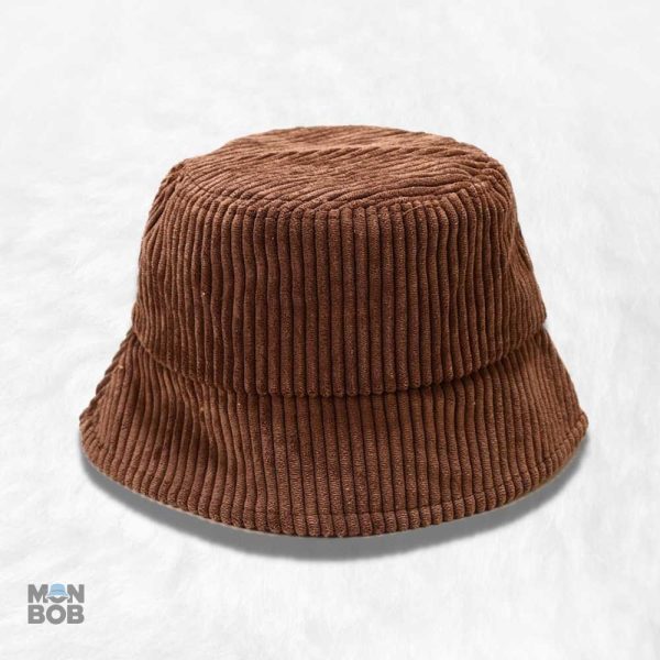 Bob marron en velours côtelé pour un style décontracté