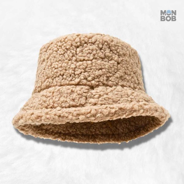 Accessoire de mode : bob en moumoute douce et confortable