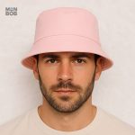 Bob coloré pastel, essentiel pour un style festif et alegre