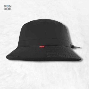 Bob noir réglable pour le running, style pratique et moderne
