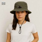 Bob pratique pour protéger du soleil en randonnée