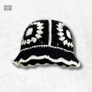 Bob en tricot noir et blanc, accessoire tendance