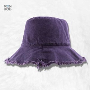 Bob violet tendance pour un style unique et décontracté.