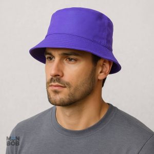 Bob uni violet pour femme, style décontracté et moderne.