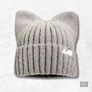 Bonnet à oreilles de chat gris pour un look amusant et original