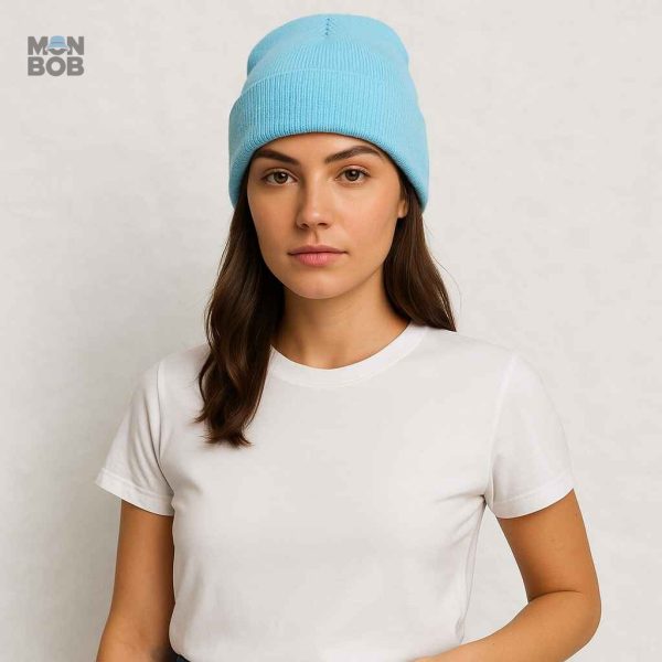 Bonnet dans une belle teinte bleu ciel, accessoire incontournable