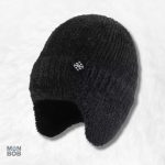Bonnet en laine noire pour cacher les oreilles