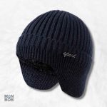 Bonnet noir avec cache oreilles, idéal pour l'hiver