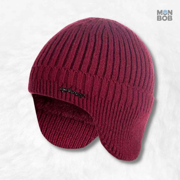 Bonnet rouge avec cache-oreilles pour un look chaleureux et tendance