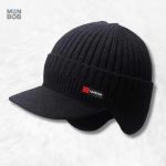 Bonnet casquette noir avec cache-oreilles intégré