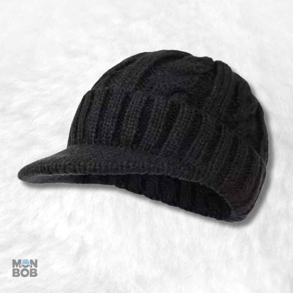 Bonnet tricot noir, style casquette tendance