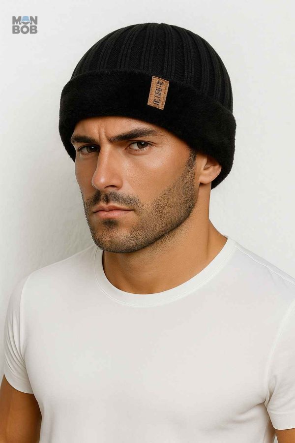 Accessoire hiver : Bonnet Chaud Noir pour garder la tête au chaud