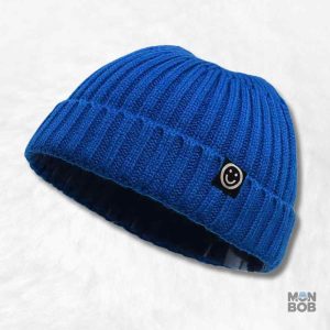 Bonnet court femme bleu élégant et confortable