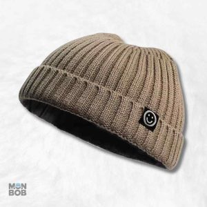 Bonnet court femme taupe, accessoire tendance pour l'hiver
