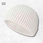 Bonnet court tricot blanc, style élégant et confortable
