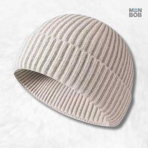 Bonnet court tricot crème pour un style décontracté et chaud