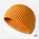 Bonnet court tricot jaune pour un style décontracté