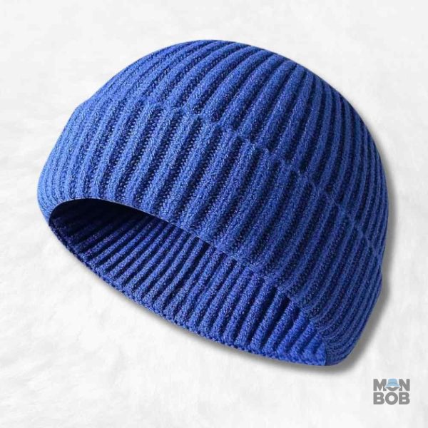 Bonnet court tricot marine, accessoire tendance pour l'hiver