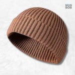 Bonnet court tricot marron pour un style cosy et tendance