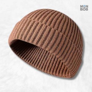 Bonnet court tricot marron pour un style cosy et tendance