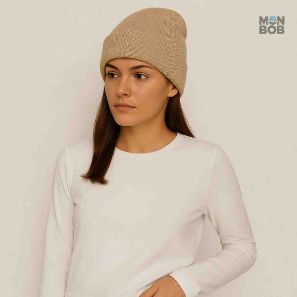 Bonnet en crème, accessoire stylé pour l'hiver et le froid