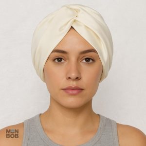 Bonnet en Satin Crème, accessoire beauté nocturne