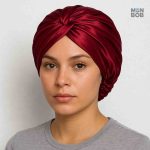 Bonnet en satin rouge, accessoire élégant pour cheveux