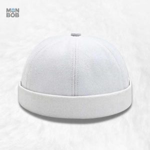 Bonnet Docker Blanc en style décontracté pour un look moderne