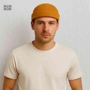 Bonnet en couleur camel, parfait pour un style marin tendance